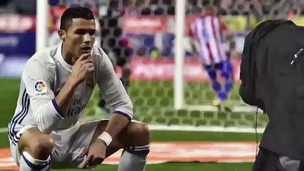 Saviola, Deco, Nani, Xavi on Cristiano Ronaldo