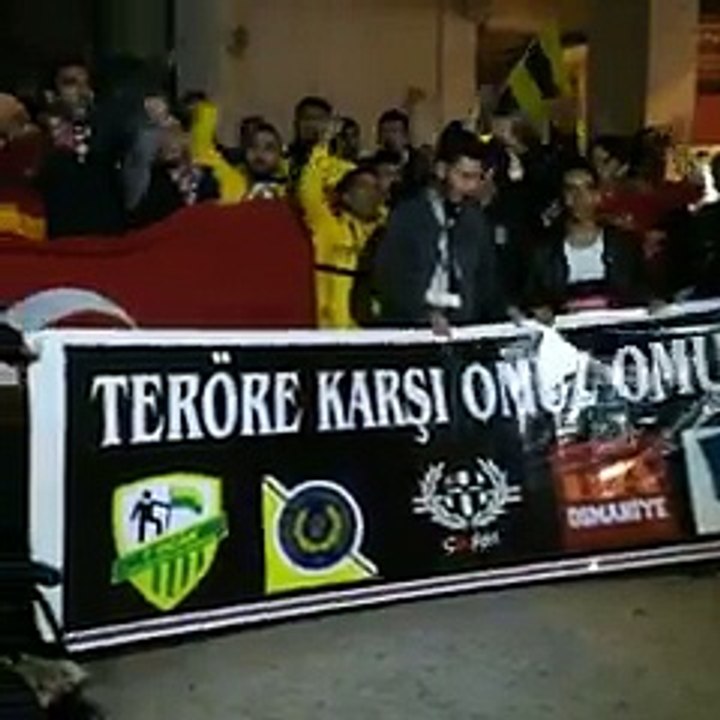 Taraftar grupları tek yumruk! "Teröre karşı omuz omuza"