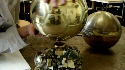 Foot - Ballon d'Or : Secrets de fabrication