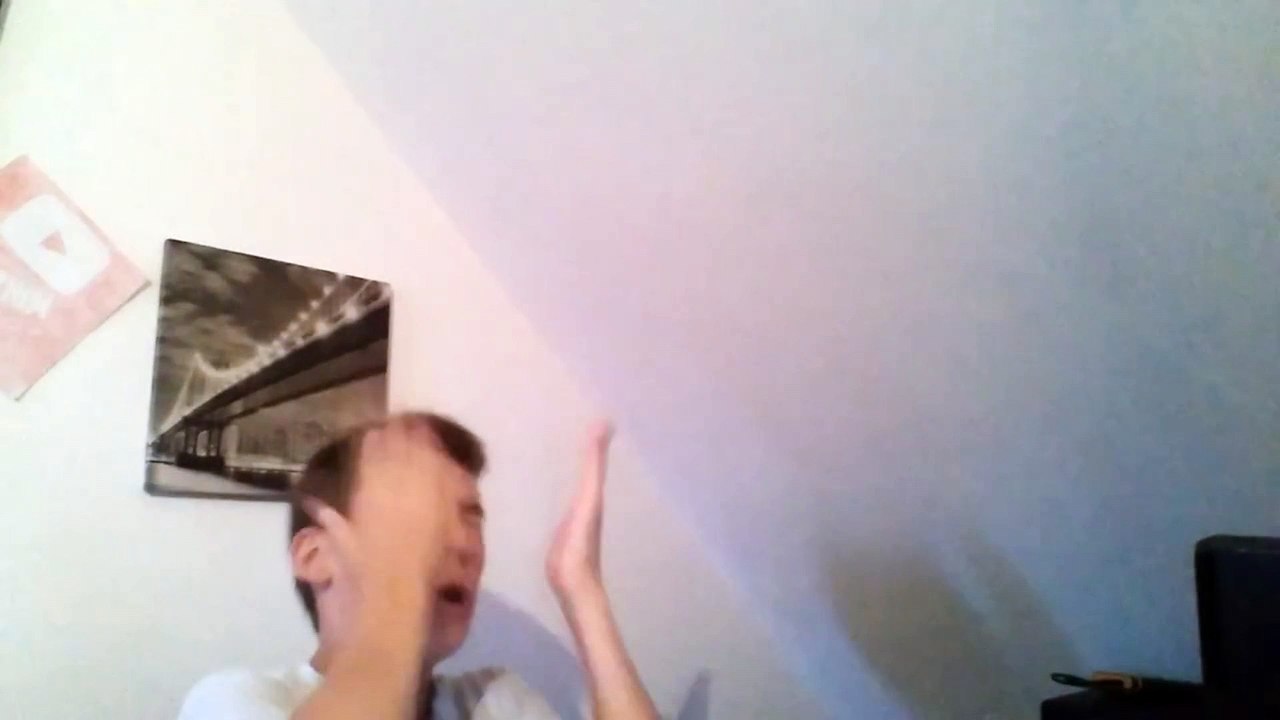 VIDEO TROP DROLE A MOURIR DE RIRE LAISSE POUCE BLEU PARTARGE LIKE FEMME NUE ! COMMENT NE PAS RIRE ! VIDEO CHOQUANTE !!!!