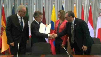 La UE firma un fondo de ayudas para apuntalar su apoyo a la paz en Colombia