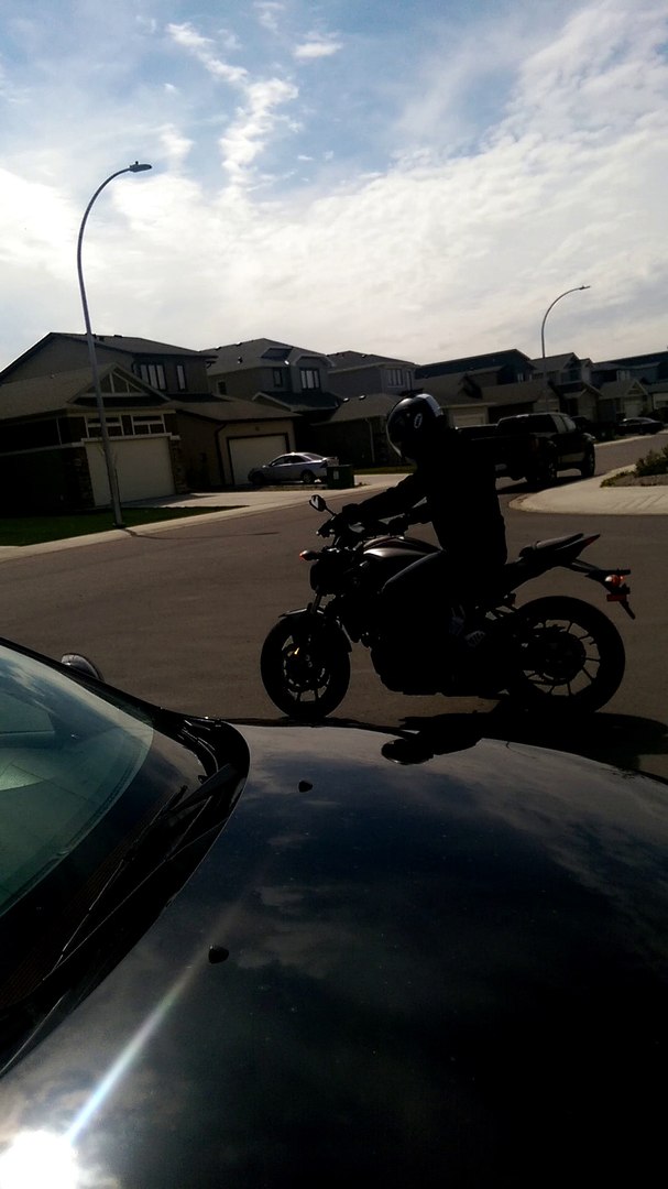 ⁣Motorcycle vs Garage