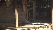 جنود حكومة ميانمار يمنعون سكان قرية من العودة إليها