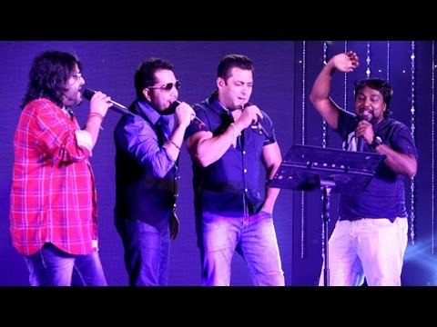 UNCUT: Salman Khan's Macho PERFOMANCE At Bajrangi Bhaijaan 'Aaj Ki Party' Song Launch