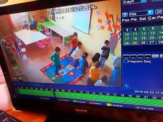 Anaokulunda çocuklara uygulanan şiddet