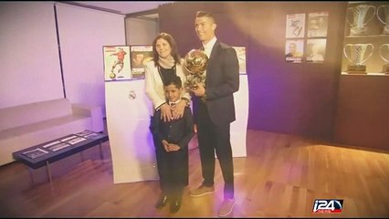 رونالدو يفوز بالكرة الذهبية