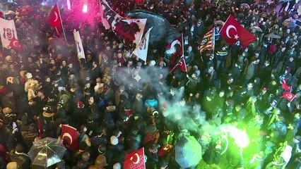 Homenajean a víctimas de atentado y detienen a 198  personas