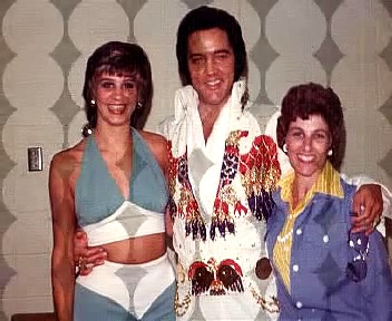 elvis presley live in concert dinner at eight 13 december 1975 Las