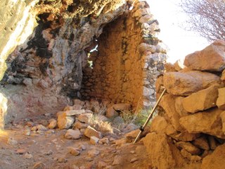 Vivir en las cuevas/Cantera de Las fuentes de Alcocebre (Montaña)