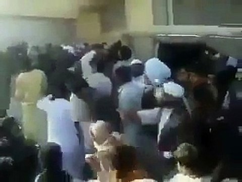 Thousands of People Attack Ahamdiya's Place of Worship in Chakwal on Eid Milad Un Nabi