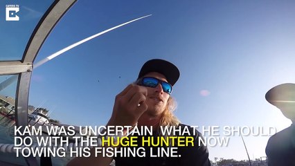 Fishermen Get Caught on Great White Shark-3GV1AuBsRgc