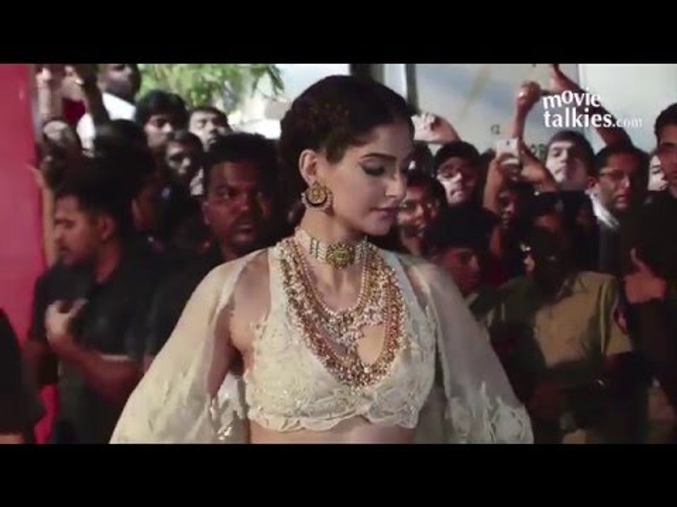 IIFA Awards 2015 Pre Awards RED Carpet Full Show HD   | Salman Khan, Hrithik, Shahrukh