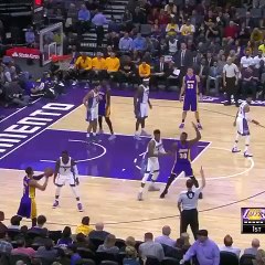 DeMarcus Cousins bashe Julius Randle et le toise du regard