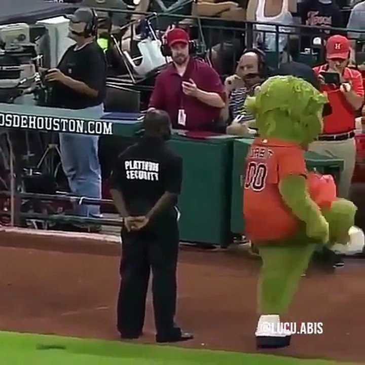 funny security man dance
