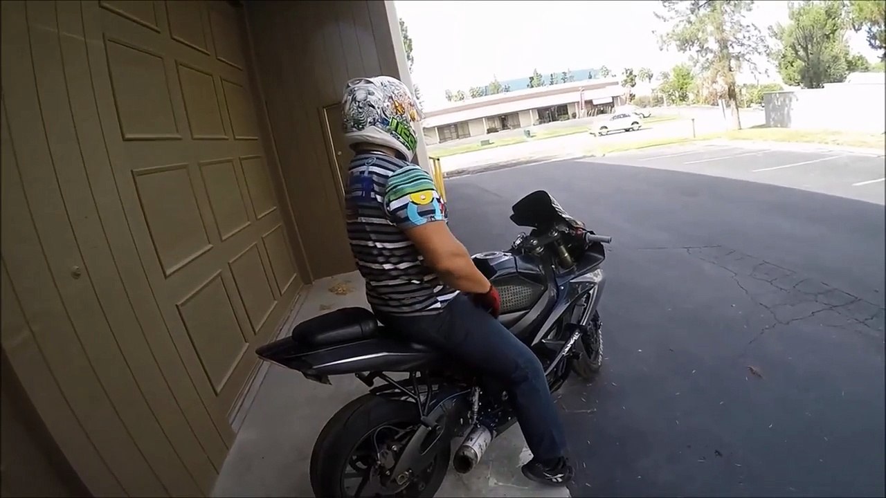 Session de Wheelie en Moto qui finit en crash... AIE