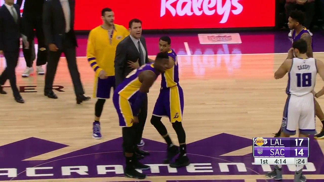 Luke Walton Ejected  Lakers vs Kings  Dec 12, 2016  2016-17 NBA Season