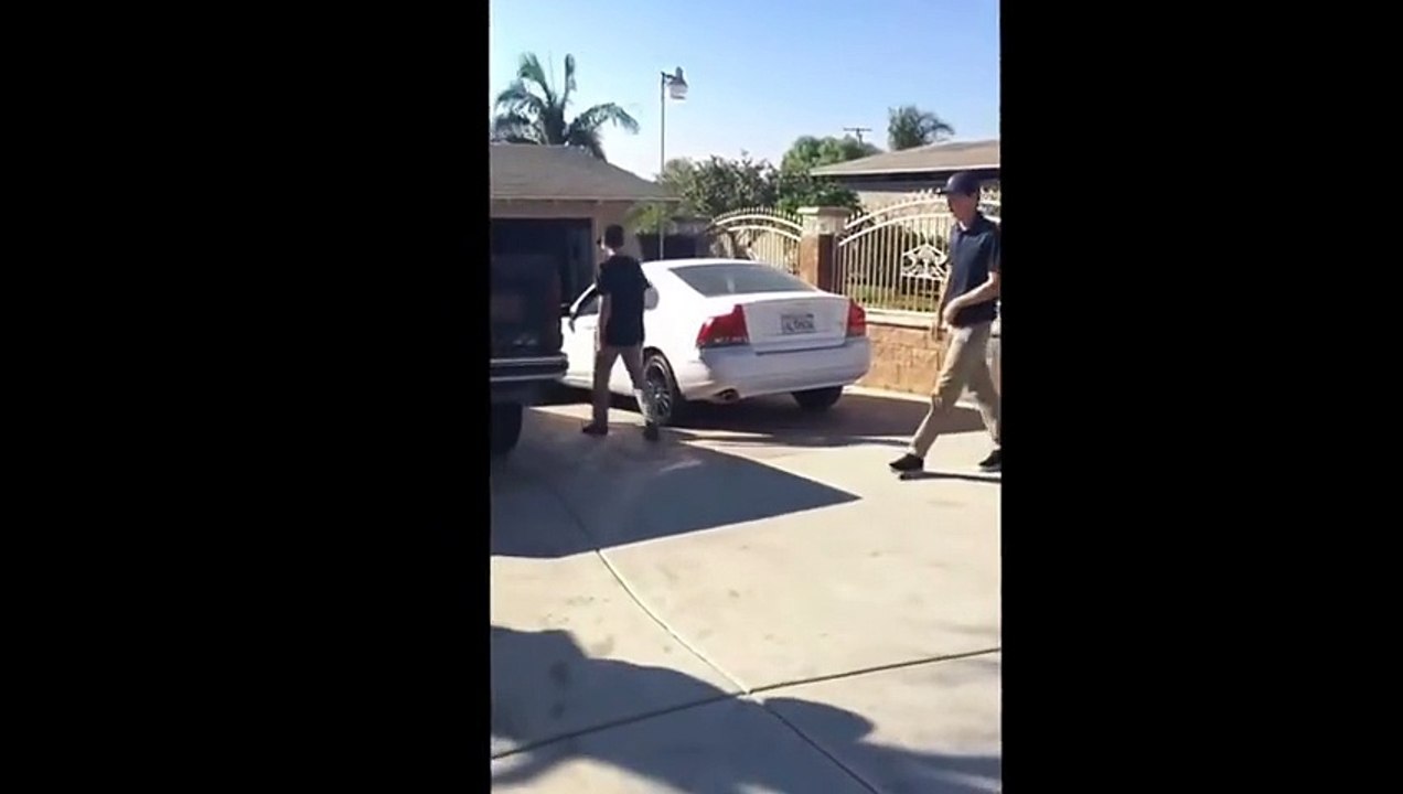 Cette adolescente n aurait pas dû faire chier son camarade !nte n aurait pas dû faire chier son camarade !