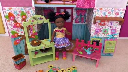 American Girl  Wellie Wishers  Doll Playhouse Real Doll Furniture and Clothes
