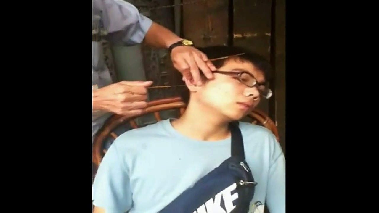 Chinese Ear Cleaning (84) Cleaning Ears and Drinking Tea