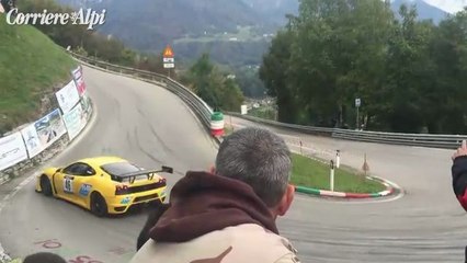 Facepalm pour un accident de Ferrari F430