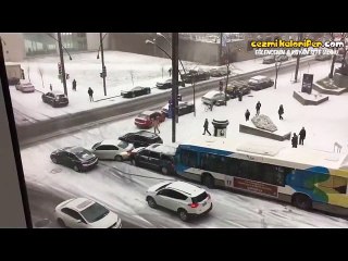 Aşçı Bahçıvana Bahçıvan Şöföre Şöför Uşağa Sonra Hepsi Uşağa Konseptine Kaza