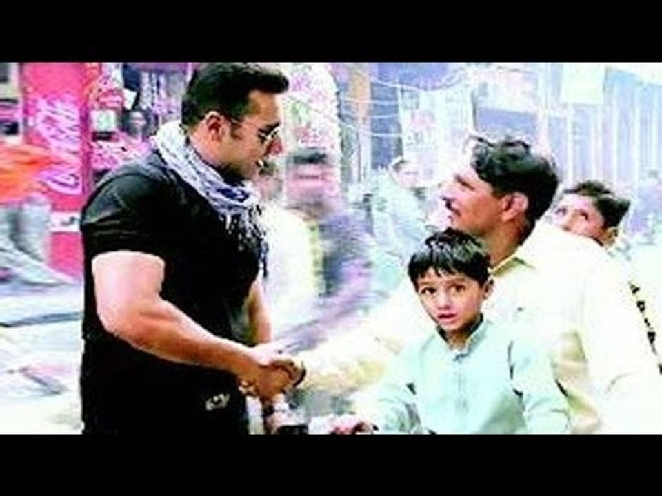Salman Khan's DUPLICATE Fools Everyone Outside Court