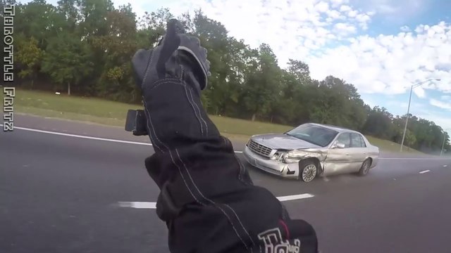 Un conducteur victime d'un AVC perd le controle de sa voiture et va etre sauver de justesse