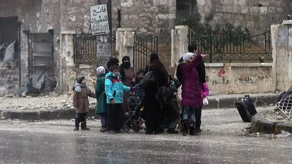 Syria civilians leave rebel-held Aleppo areas for govt territory