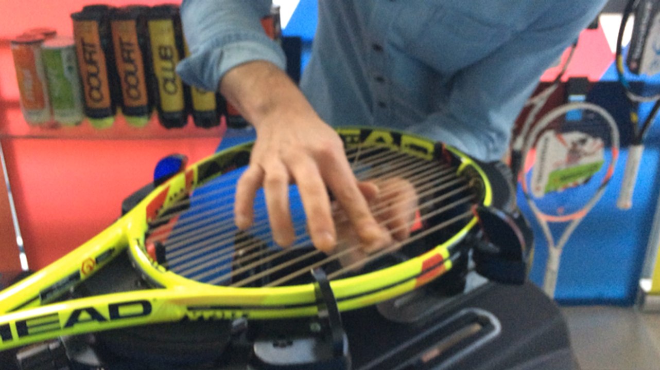 Il corde la raquette de Richard Gasquet