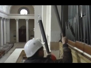 Camerino (MC) - Terremoto, recupero registro organo in basilica San Venanzio (13.12.16)
