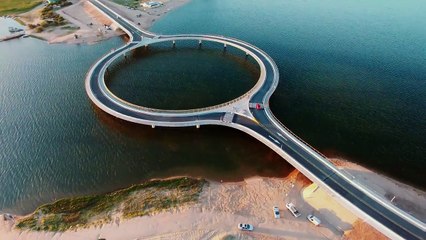 Pogađate li zašto je ovaj most izgrađen kružno, a ne ravno?!