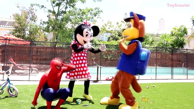 JOKER STEALS MONEY from SPIDERMANS HOUSE w/ Minnie Mouse, Paw Patrol Chase, Superman & Jafar