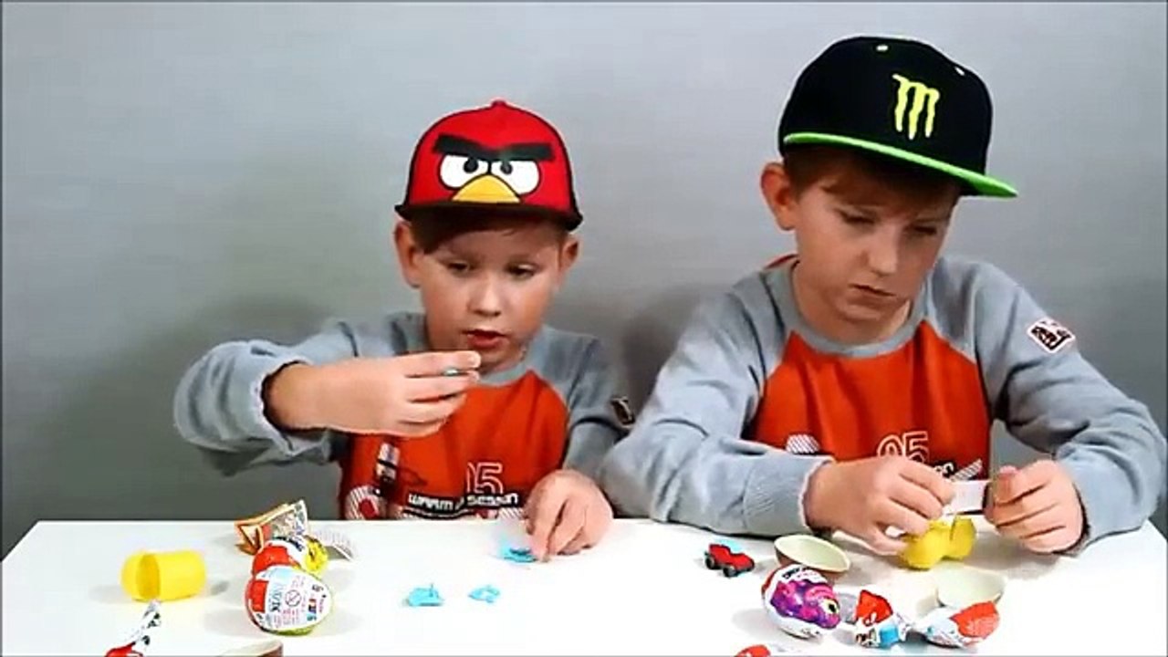 Monster Ü-Eier unboxing - Justin & Luca öffnen Halloween 2015 Überraschungseier