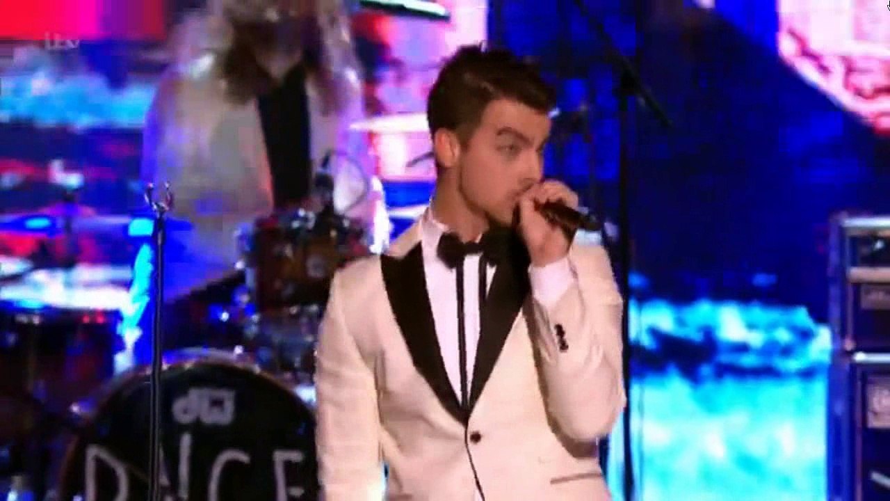 DNCE - "Cake By The Ocean" -Royal Variety Performance (dec.2016)