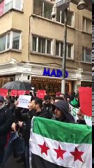 مظاهرة أمام القنصلية الروسية في فرانكفورت تنديدا بالمجازر في حلب السورية