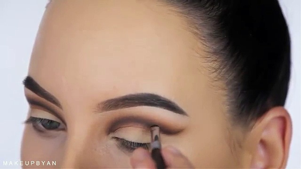 Champagne Gold Cut Crease Tutorial