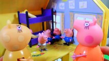 Свинка Пеппа 4 ребенка ОБКАКАЛИСЬ НЯНЯ СЪЕЛА КАКАШКИ Мультик для детей Игры для девочек Peppa Pig