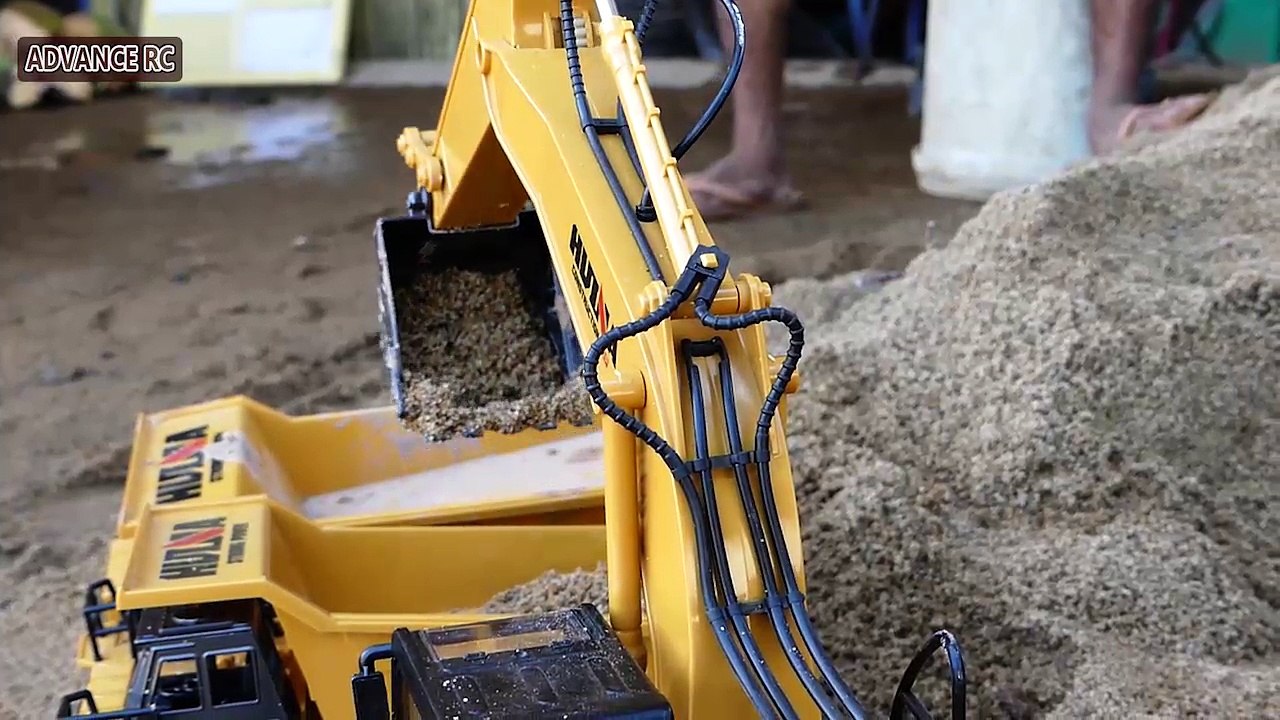 Time To Play Digging Sand and Transport it