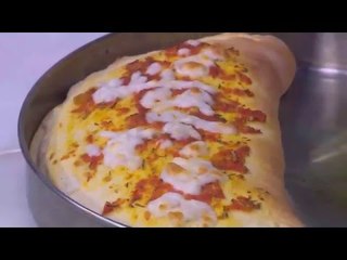 طريقة عمل بيتزا محشية بسطرمة |  نجلاء الشرشابي