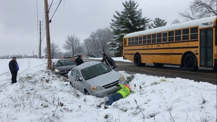 Un camion Comcast provoque plusieurs accidents