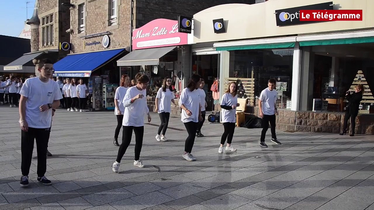 Paimpol. Un flash mob pour soutenir les parents d’Élie
