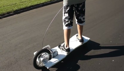 كيف تصنع لوح تزلج بمحرك كهربائي