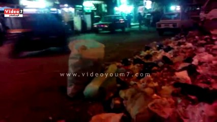 بالفيديو.. شارع المدارس بحى شرق شبرا الخيمة يتحول لمقالب قمامة