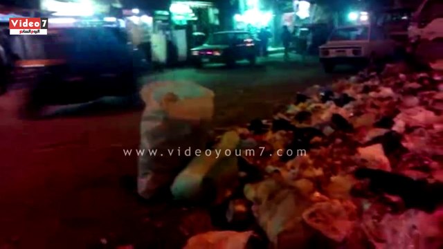 بالفيديو.. شارع المدارس بحى شرق شبرا الخيمة يتحول لمقالب قمامة