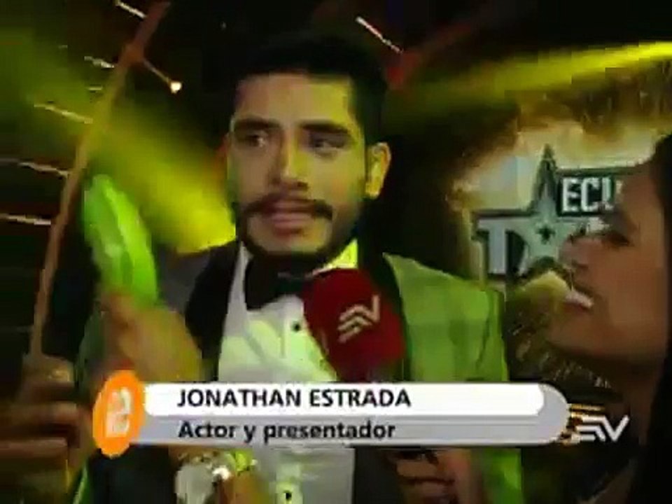 JONATHAN ESTRADA APOYA A DAYANARA PERALTA EN EL MISS ECUADOR