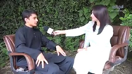 ‫سب کی آواز کی نقل کرنے والا ہنرمند نوجوان! تمام سیاستدان، کرکٹرز، سنگرز اور MUST WATCH