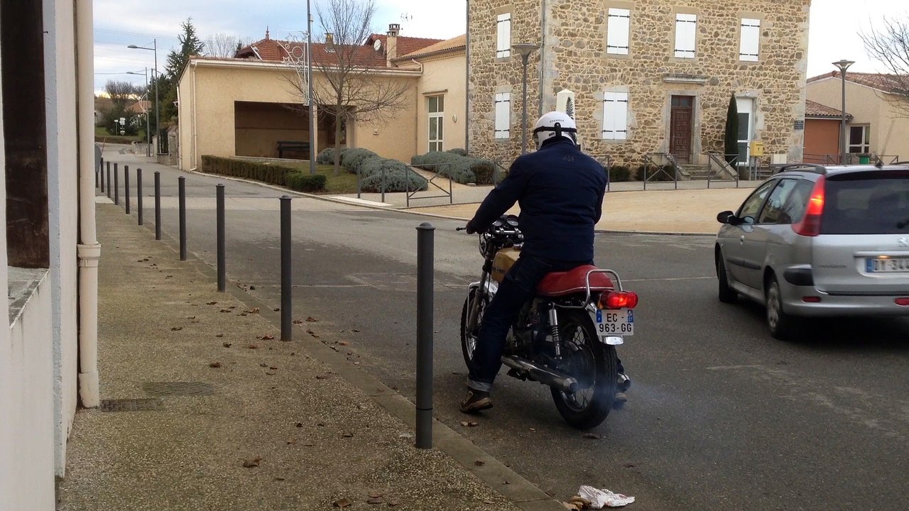 Suzuki GT 250 premier tours de roues