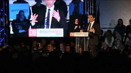 Exministro francés Hamon presenta su candidatura a las primarias socialistas
