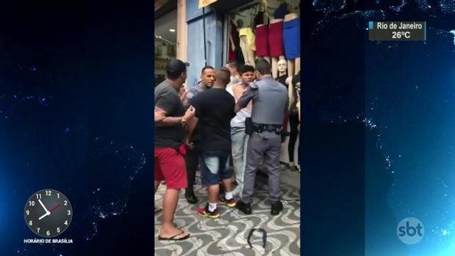 Em São Paulo, policiais e comerciantes se envolvem em briga