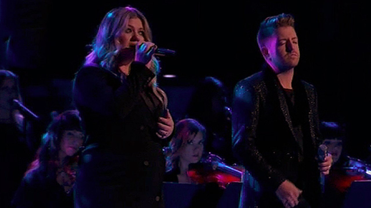 Kelly Clarkson and Billy Gilman Performs Duet Of ‘It’s Quiet Uptown’ on The VOice